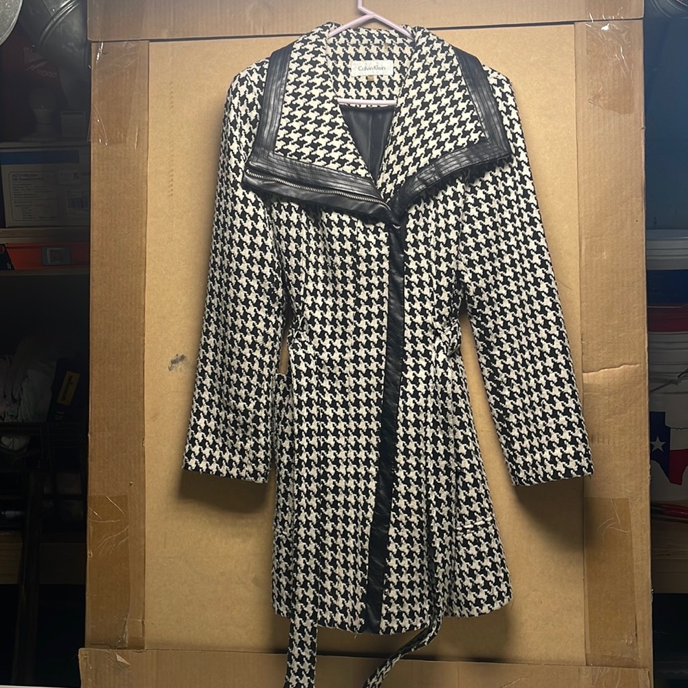 Calvin Klein Houndstooth Trench / Dress Coat